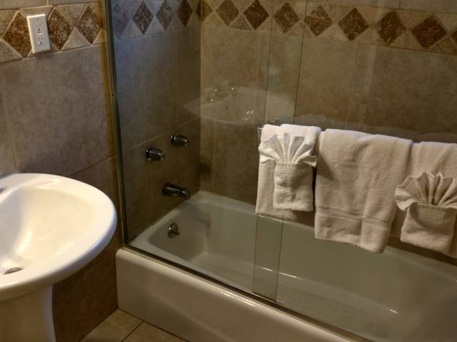 2 Bedroom Deluxe Suite